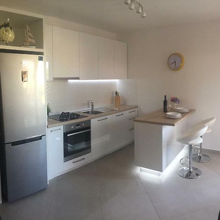 Apartmani Porat Malinska Buitenkant foto