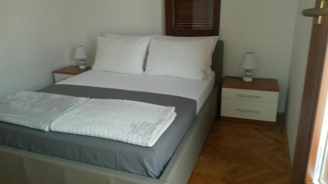 Apartmani Porat Malinska Buitenkant foto