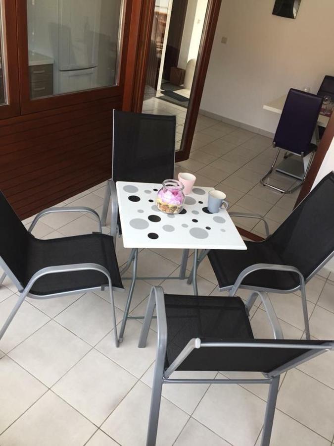 Apartmani Porat Malinska Buitenkant foto