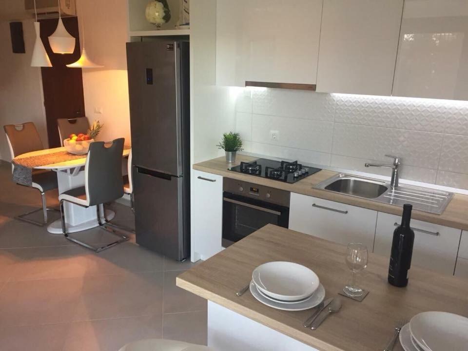 Apartmani Porat Malinska Buitenkant foto