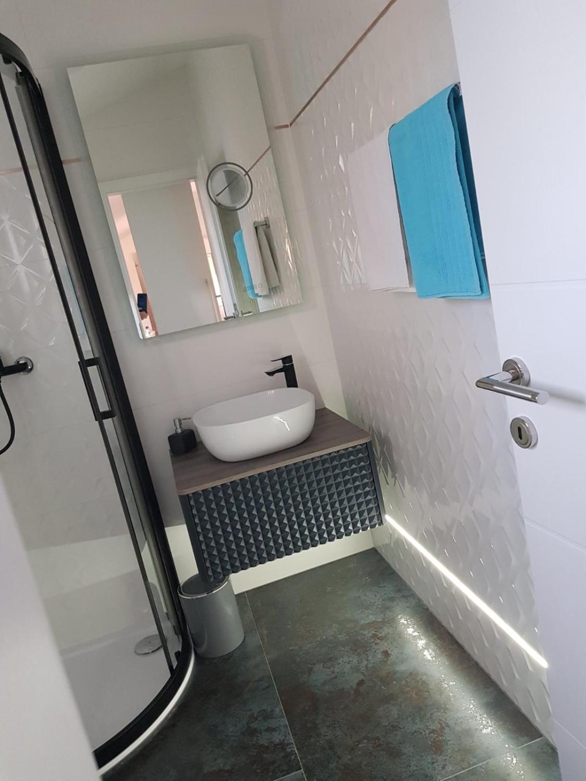 Apartmani Porat Malinska Buitenkant foto