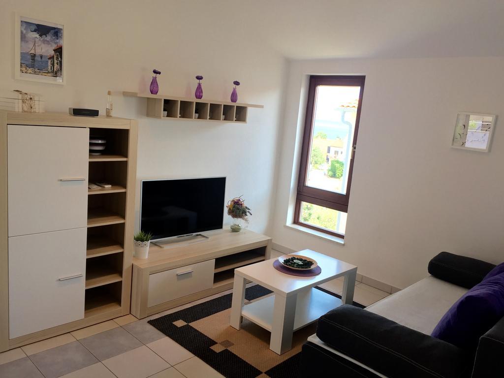 Apartmani Porat Malinska Buitenkant foto