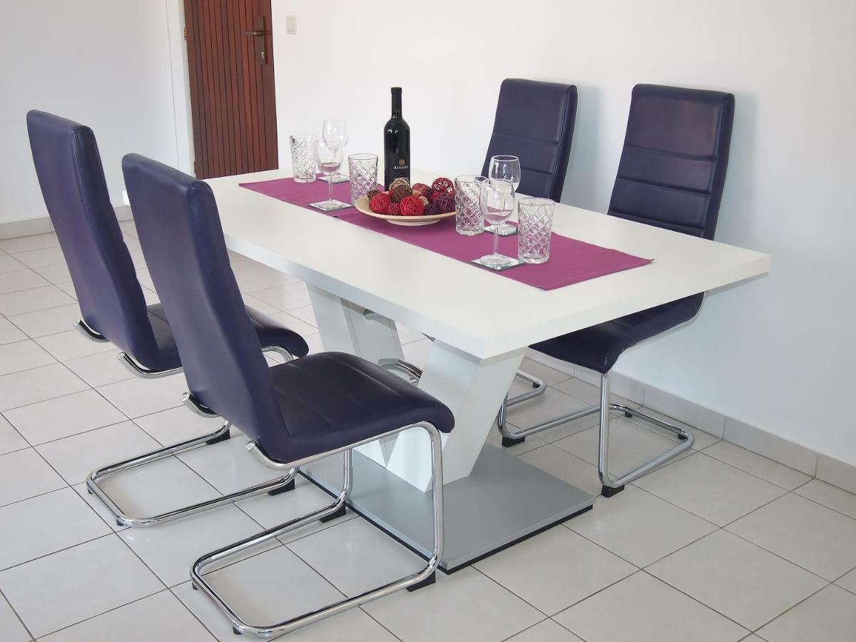 Apartmani Porat Malinska Buitenkant foto